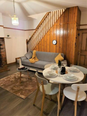 Nice 4-bedroom vacation home with indoor fireplace